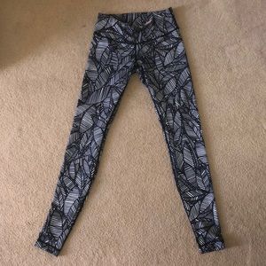 Size 6 Lululemon Patterned Leggings!